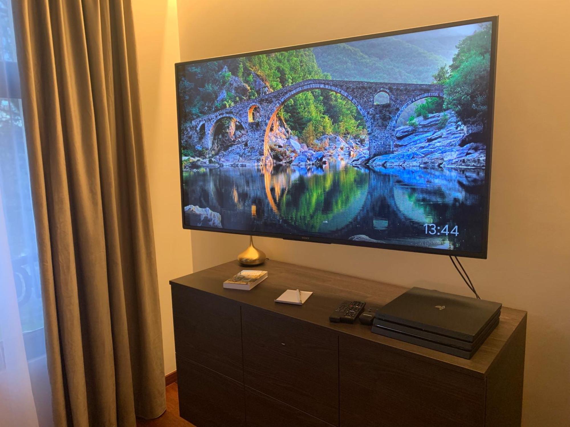 Apartment Botanique Airbnb, *