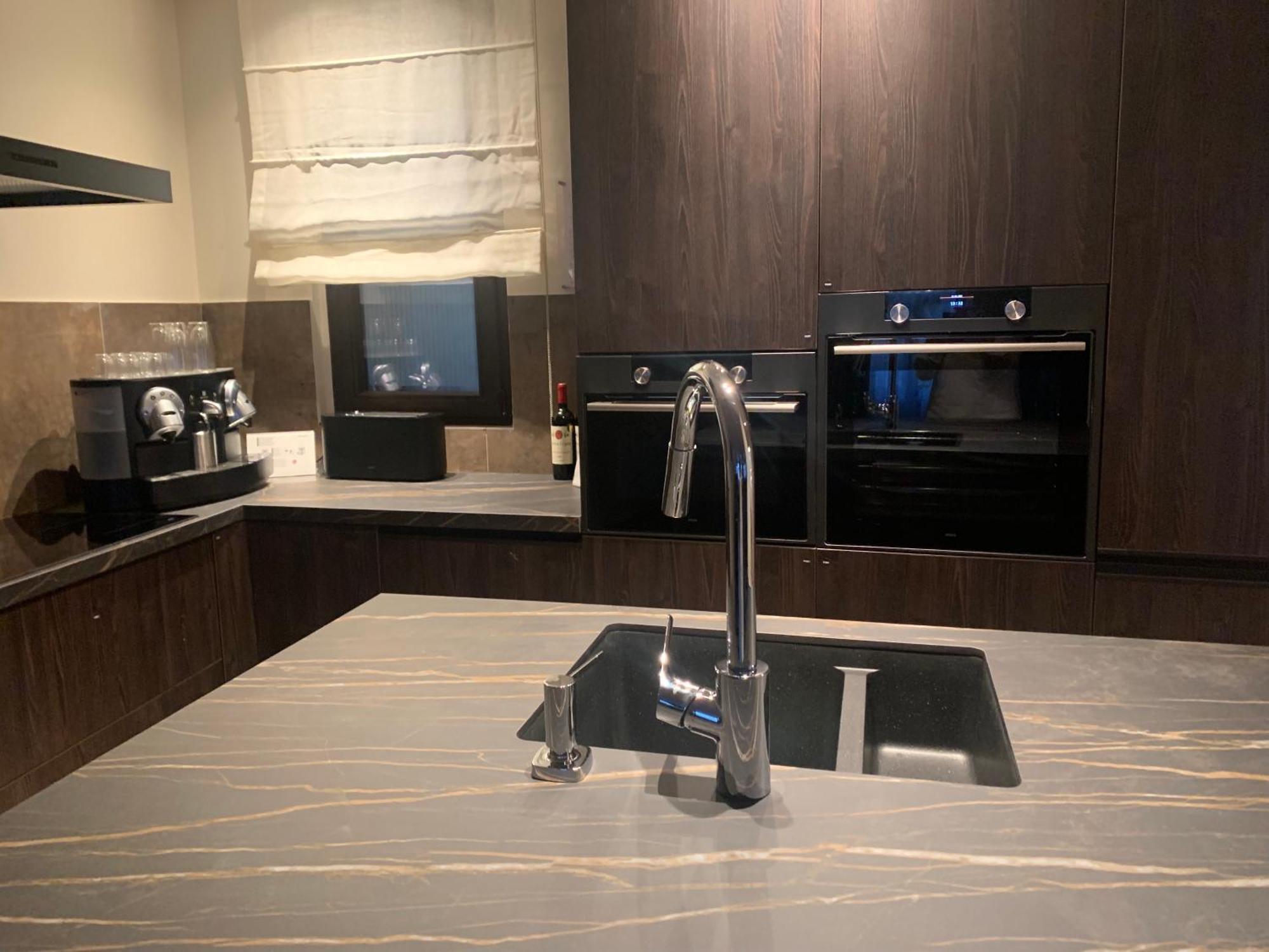 Apartment Botanique Airbnb,