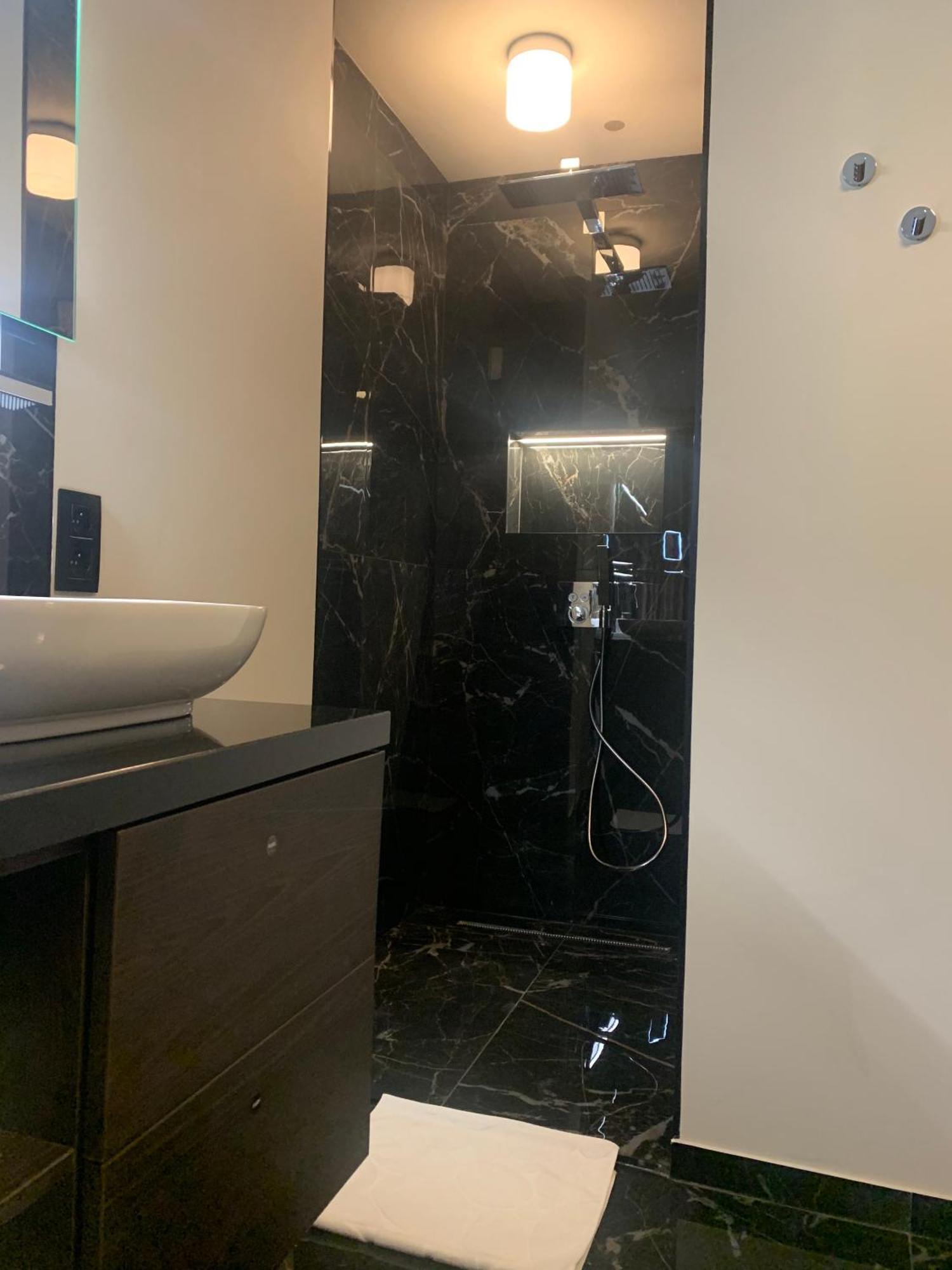 Botanique Airbnb, Apartment *