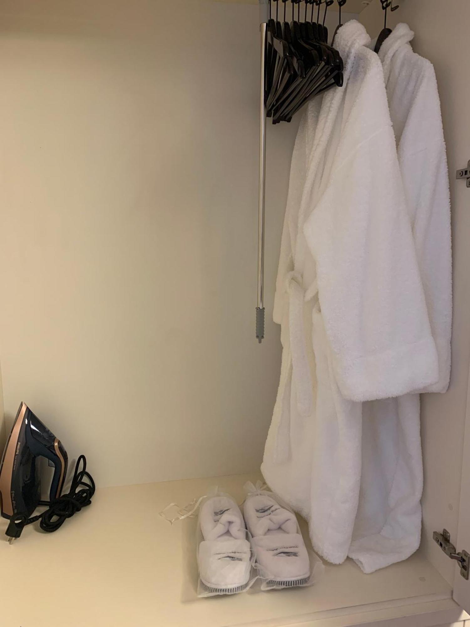 Botanique Airbnb, Apartment *