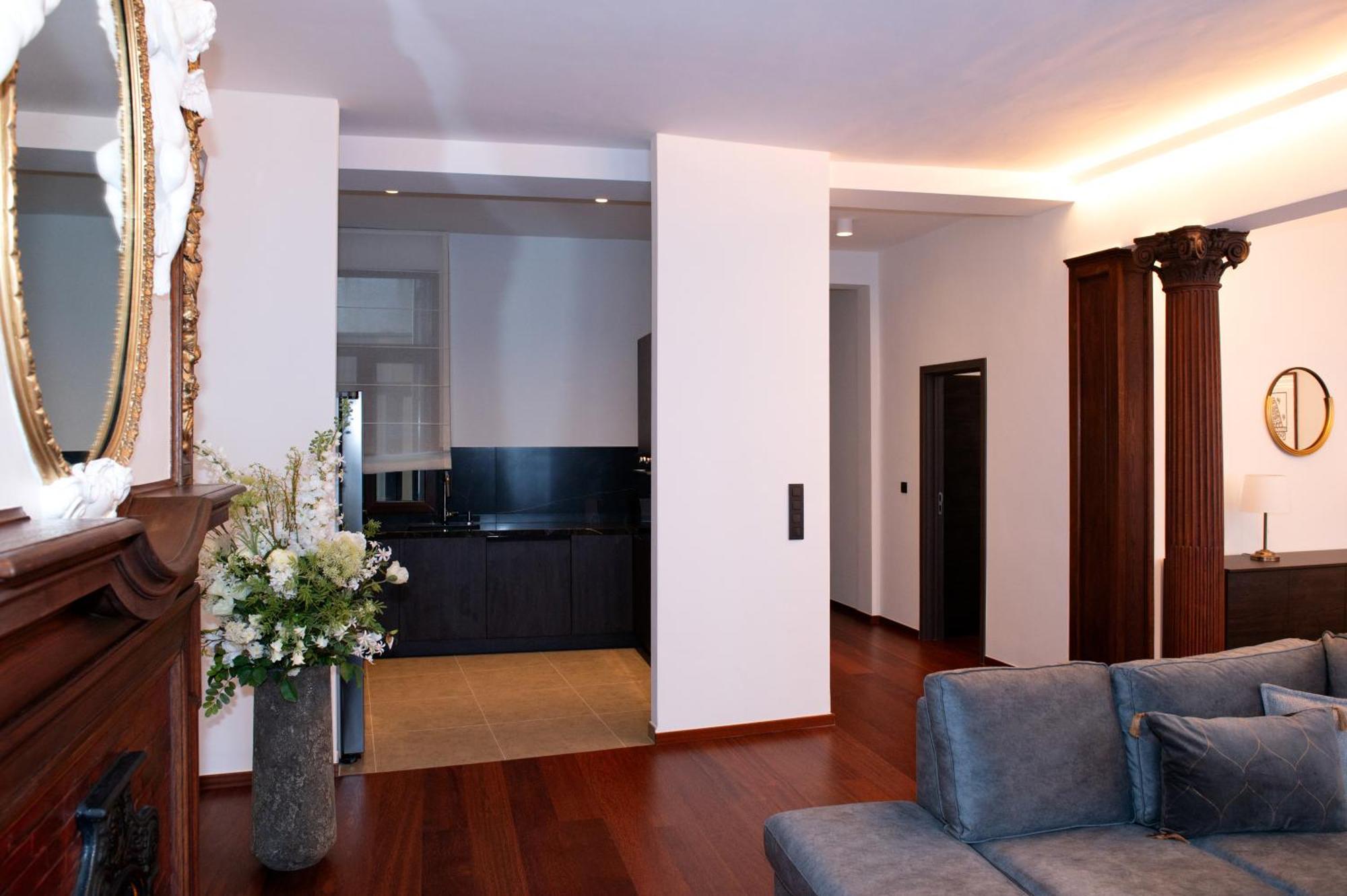Apartment Botanique Airbnb,