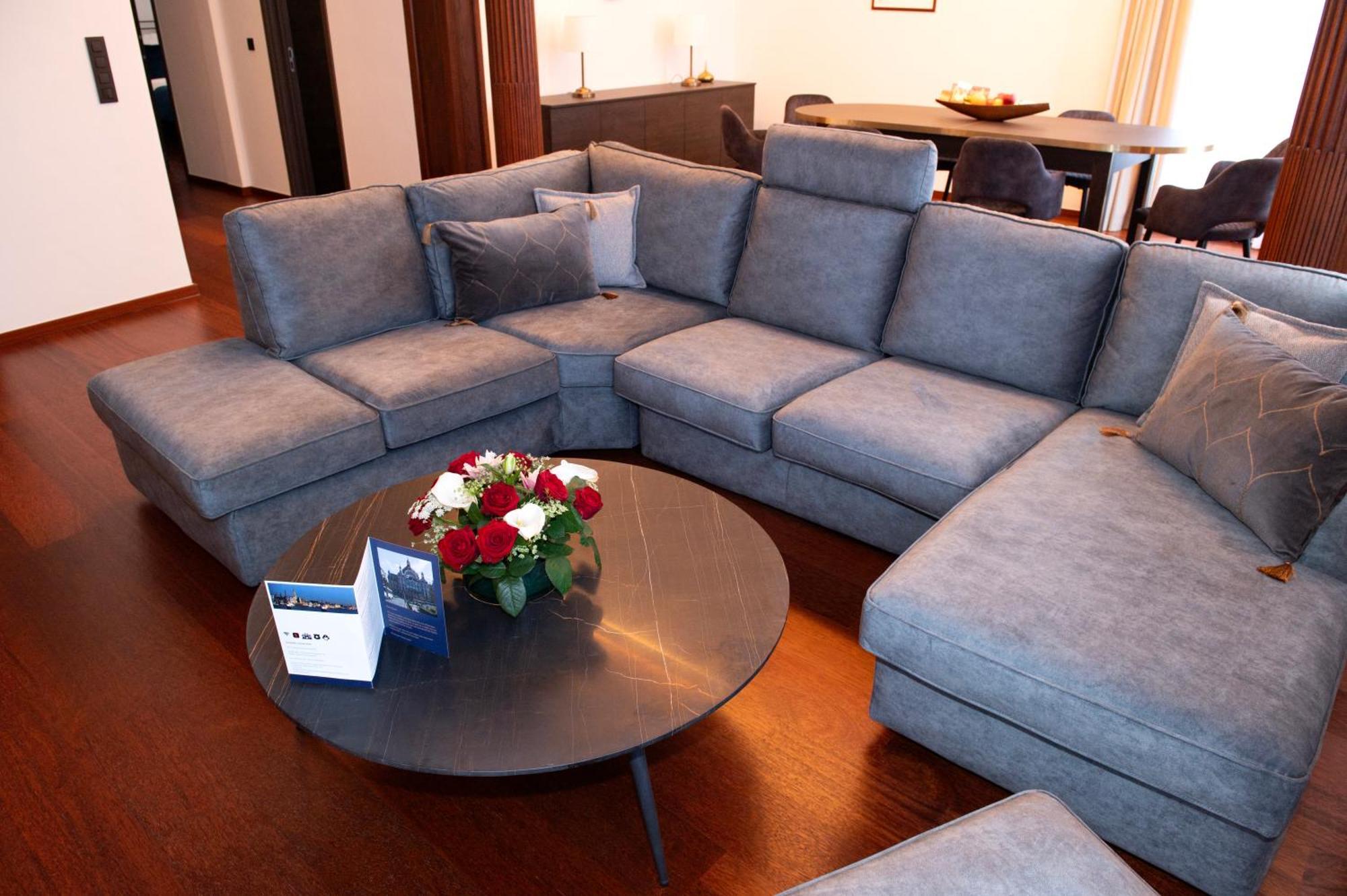 Botanique Airbnb, *