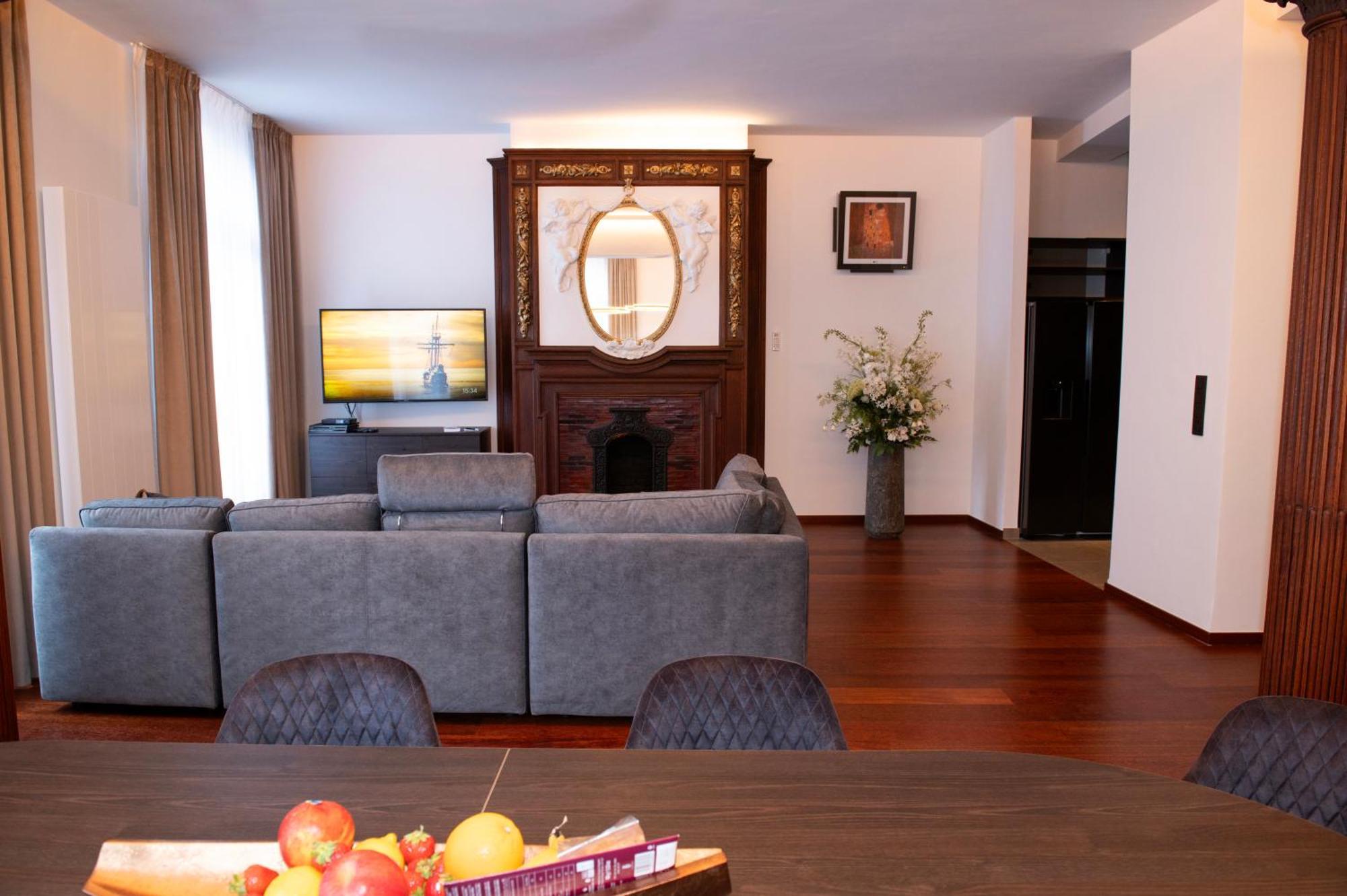 Apartment Botanique Airbnb, Antwerp