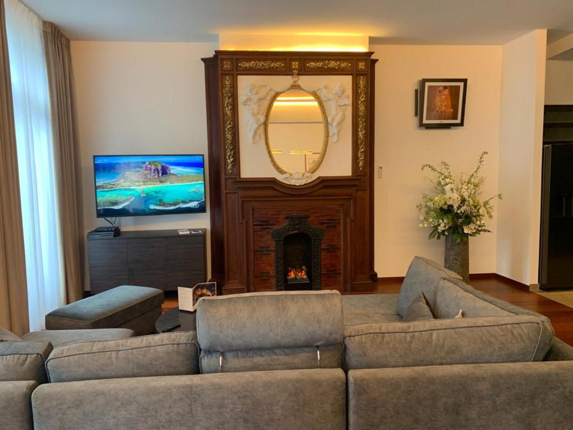 Apartment Botanique Airbnb,