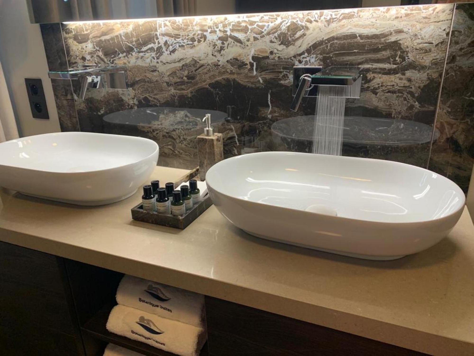Apartment Botanique Airbnb,