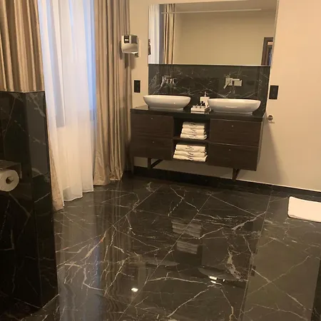 Botanique Suites Airbnb, Amberes Exterior foto