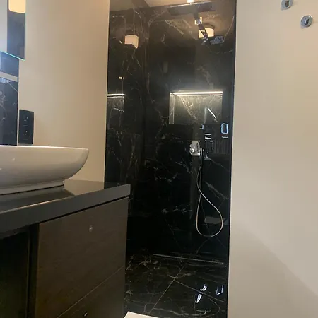 Botanique Suites Airbnb, Amberes Exterior foto