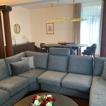 Botanique Suites Airbnb, Amberes Exterior foto