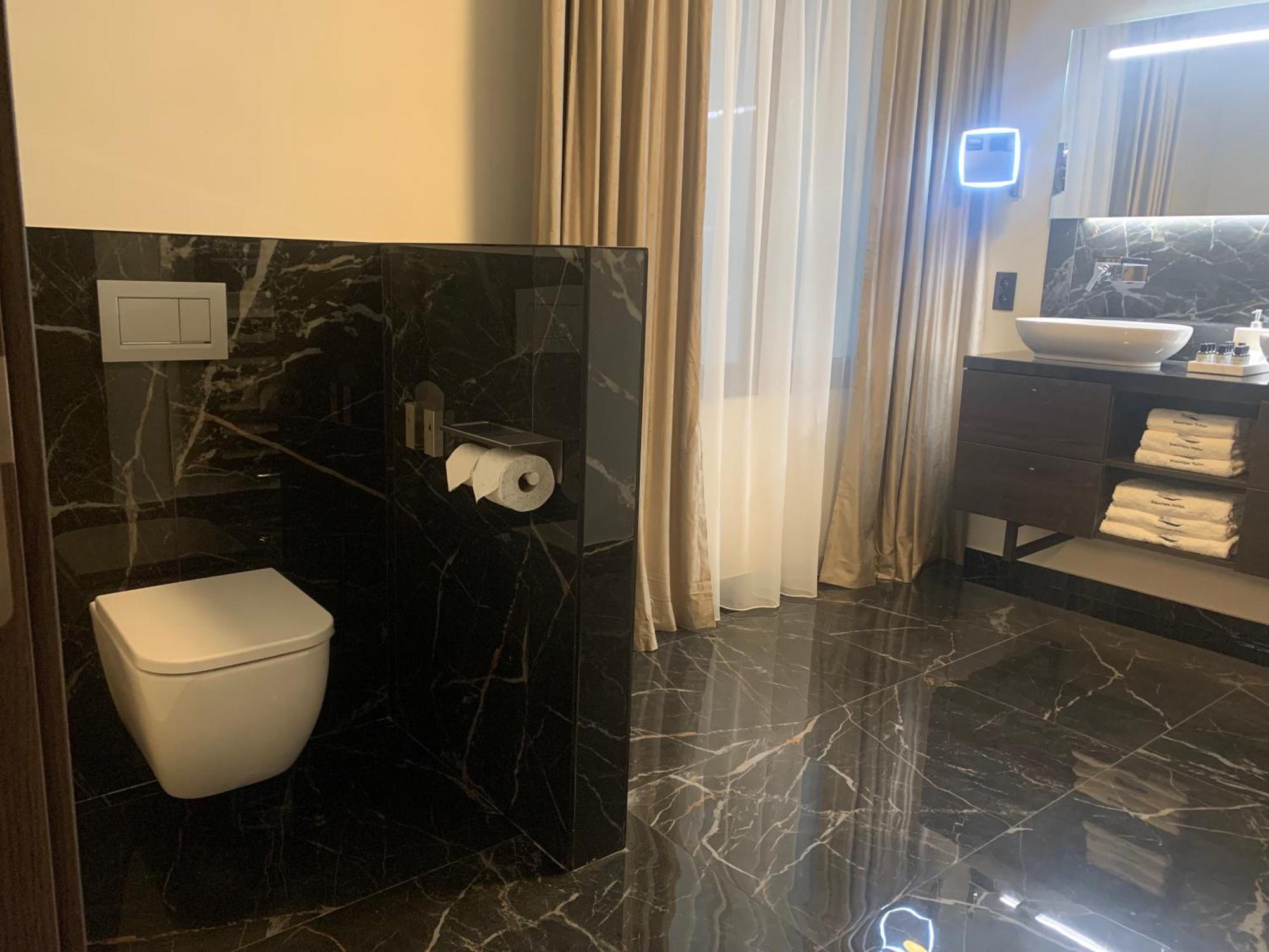 Botanique Airbnb, * Amberes